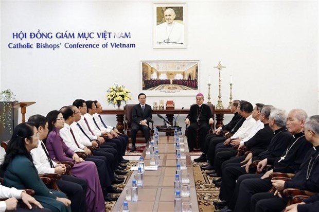 president pays first visit to catholic bishops conference of vietnam picture 1