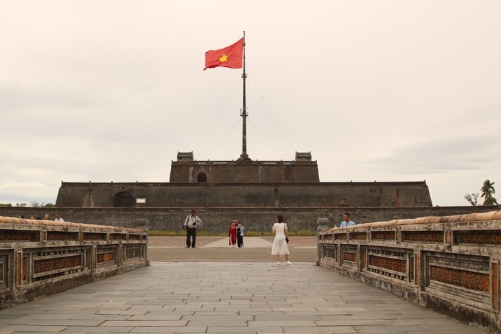 flag tower, the historical witness of the 1945 august revolution in hue picture 2