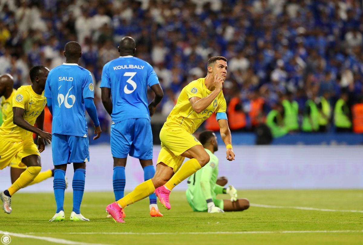 ronaldo toa sang ruc ro, al nassr vo dich arab club champions cup hinh anh 2