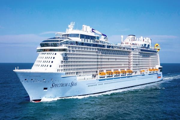 nha trang greets modern cruise ship with over 4,000 tourists picture 1