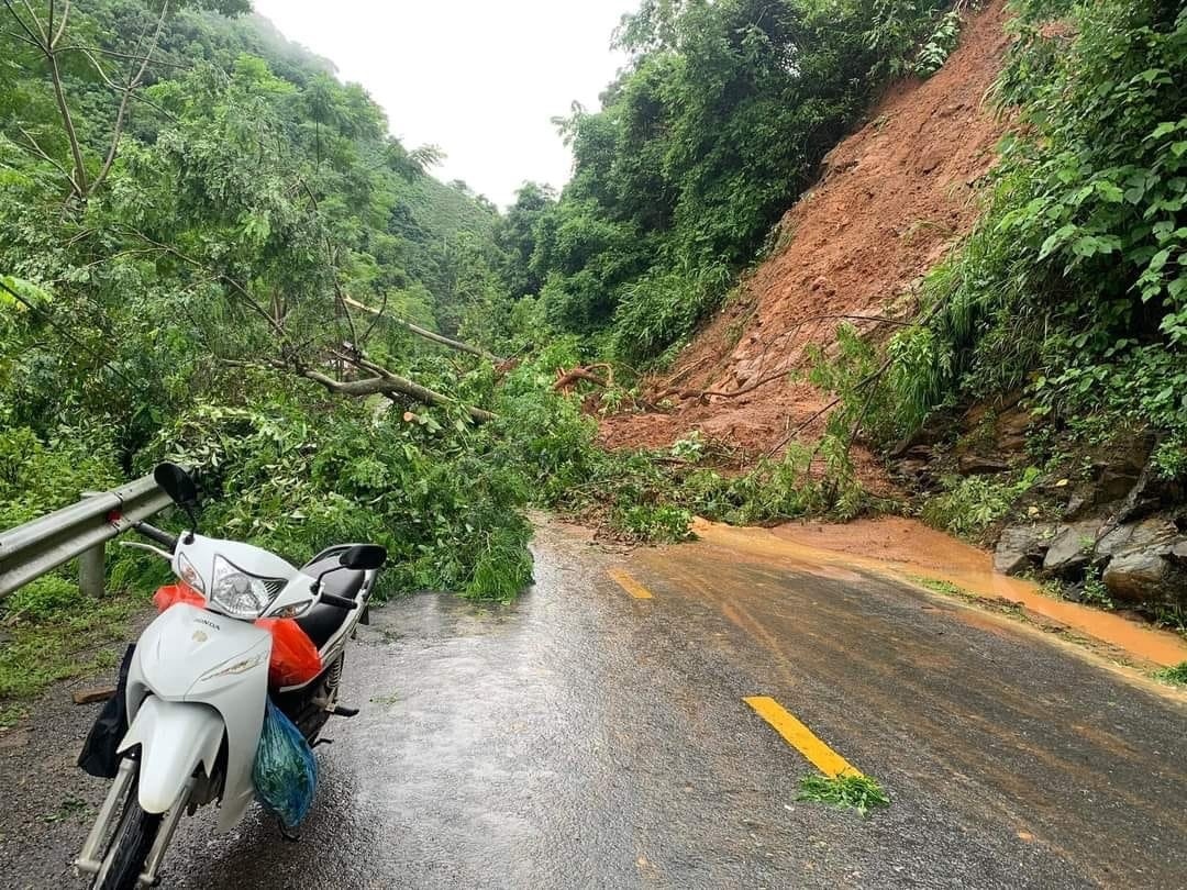 nhieu tuyen giao thong tai cao bang va bac kan te liet cuc bo hinh anh 1