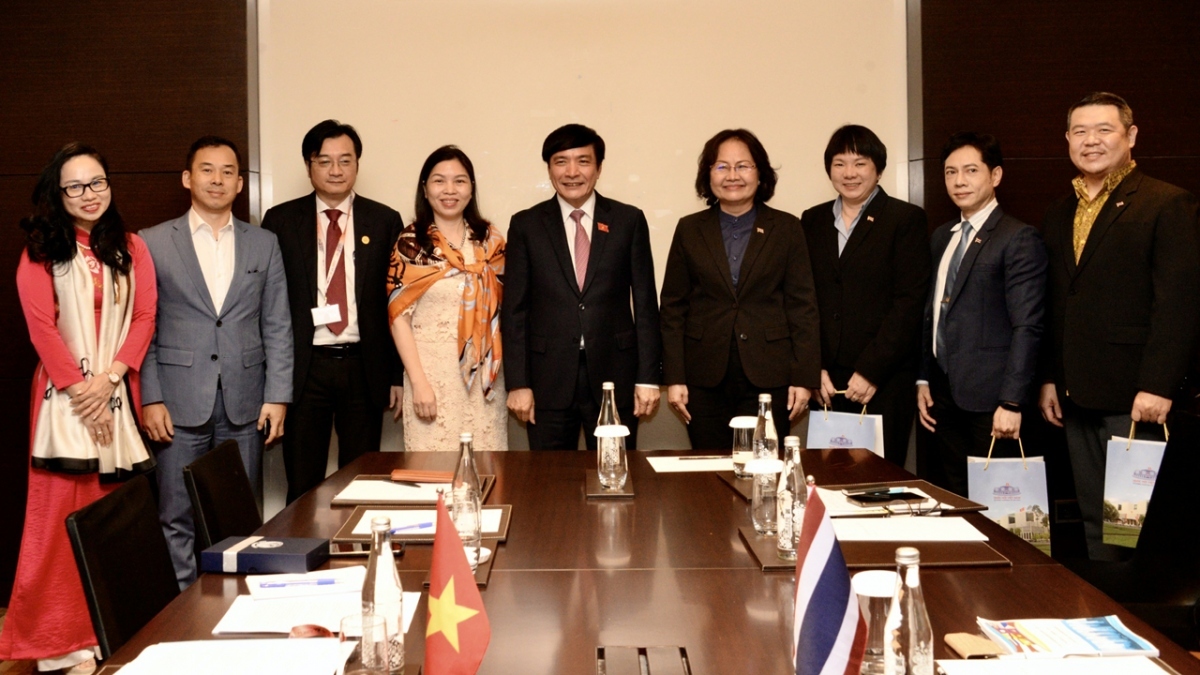 na general secretary meets his counterparts in indonesia picture 1