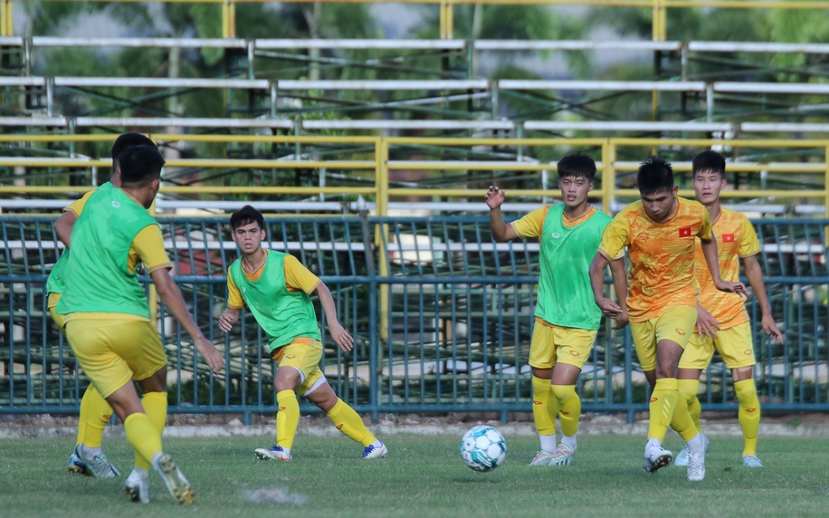 u23 viet nam tong duyet doi hinh truoc khi chot danh sach thi dau u23 Dong nam A hinh anh 8