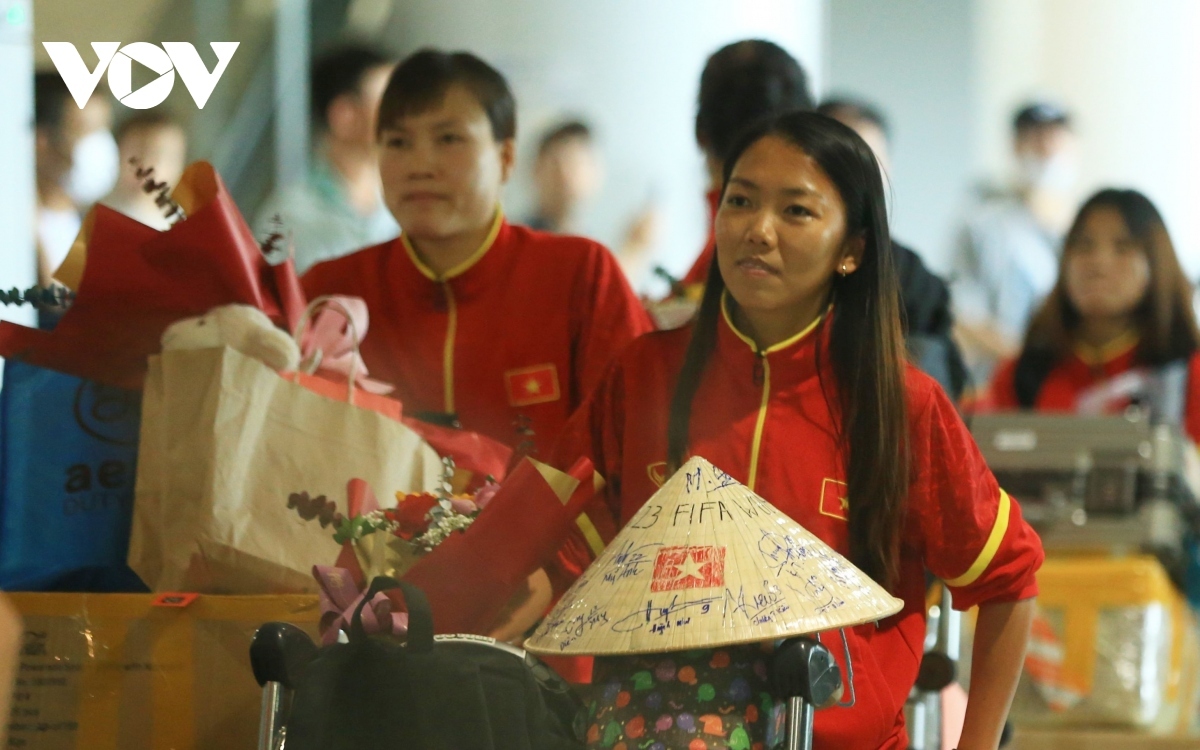 footballers receive warm welcome after concluding women s world cup campaign picture 10