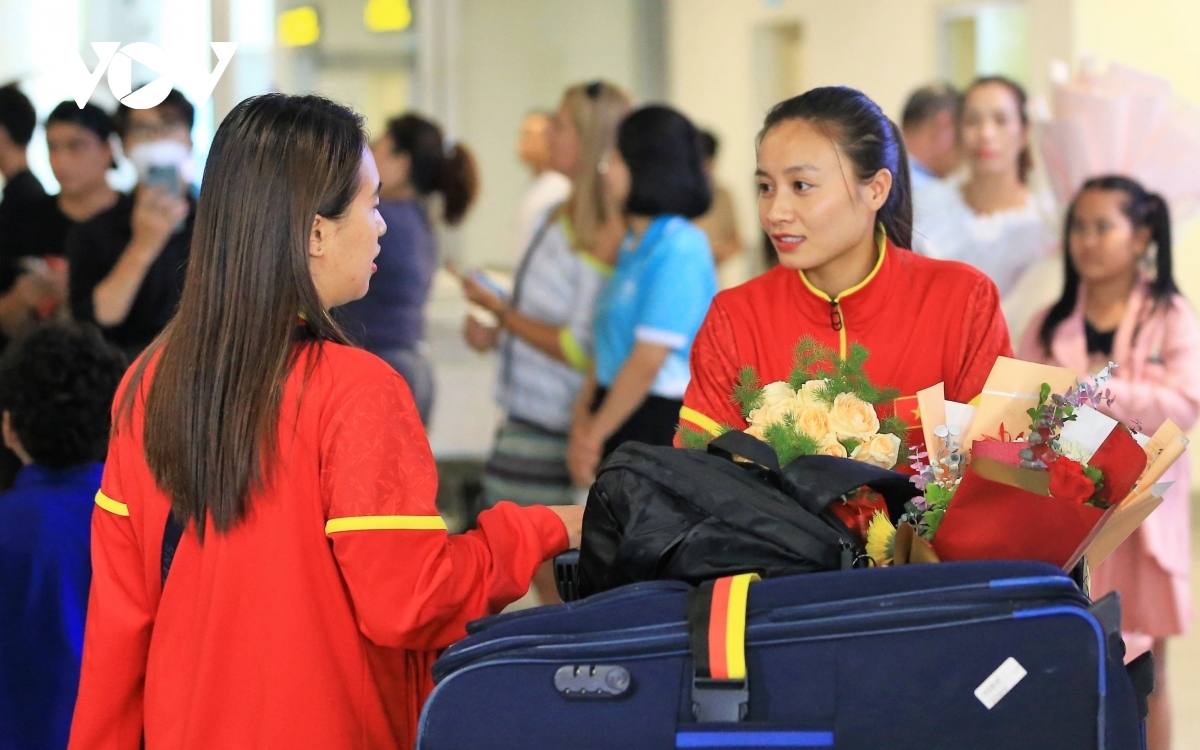 footballers receive warm welcome after concluding women s world cup campaign picture 13