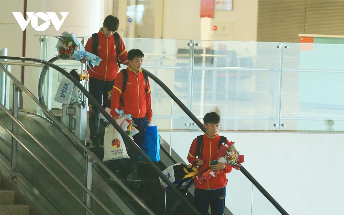 footballers receive warm welcome after concluding women s world cup campaign picture 15