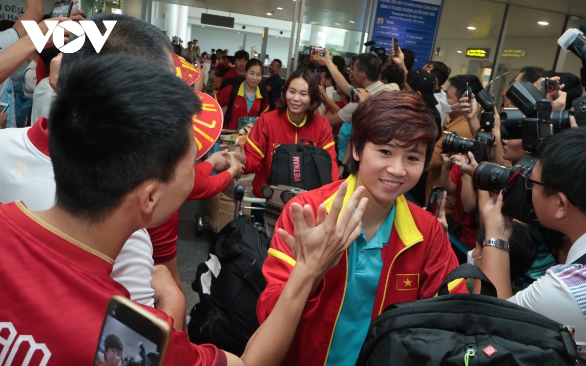 footballers receive warm welcome after concluding women s world cup campaign picture 6