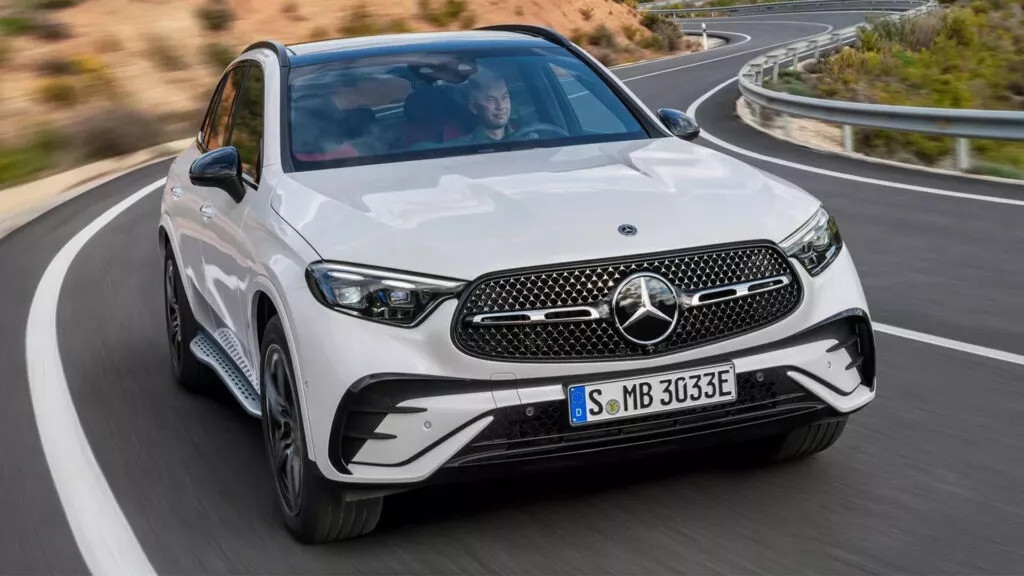 Mercedes GLC 300 có thể bị triệu hồi do lỗi hệ thống truyền động