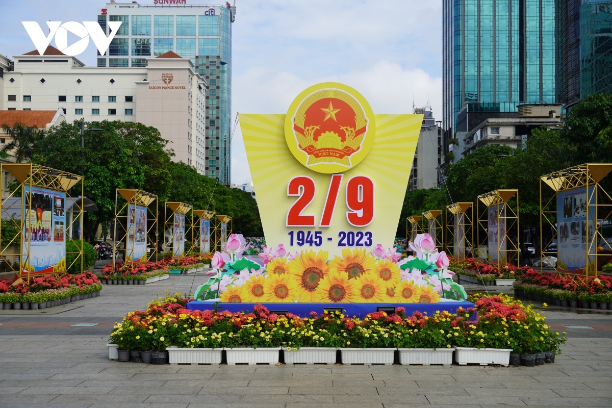 streets of ho chi minh city brightly decorated ahead of national day picture 10