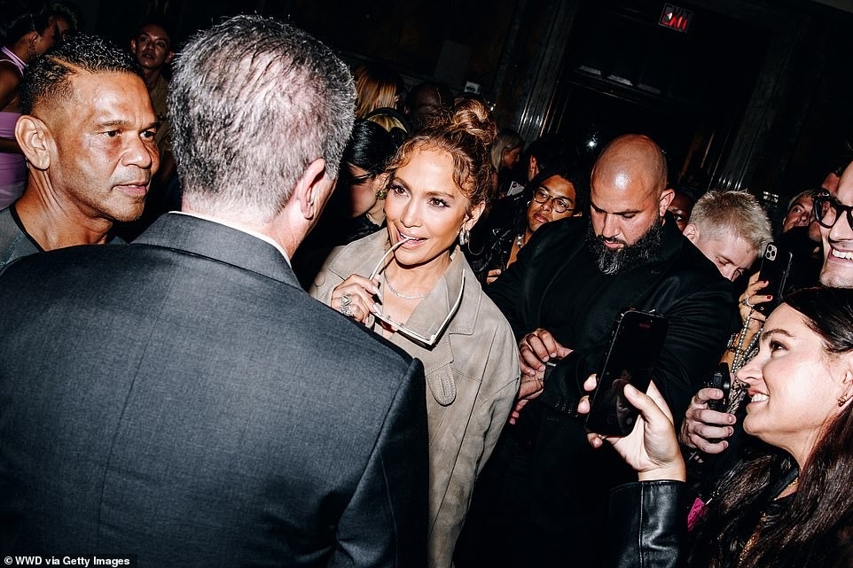 jennifer lopez an van sanh dieu tai tuan le thoi trang new york hinh anh 7