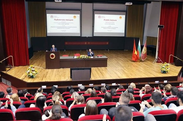 na chairman delivers keynote policy speech in sofia university picture 2