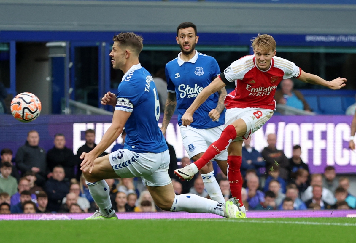 ket qua ngoai hang anh leandro trossard giup arsenal ha guc everton hinh anh 22