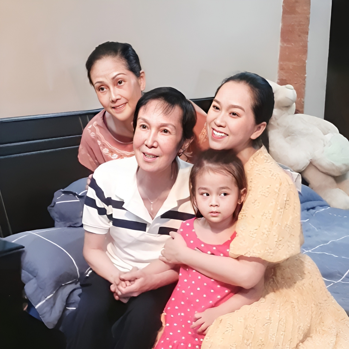 chuyen showbiz hoa hau hoan vu doi luat, khong gioi han tuoi du thi hinh anh 3