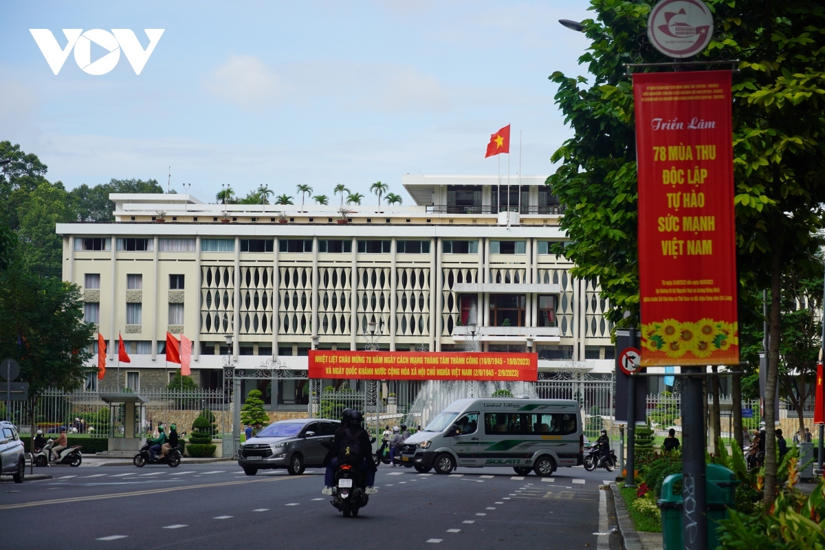 streets of ho chi minh city brightly decorated ahead of national day picture 4
