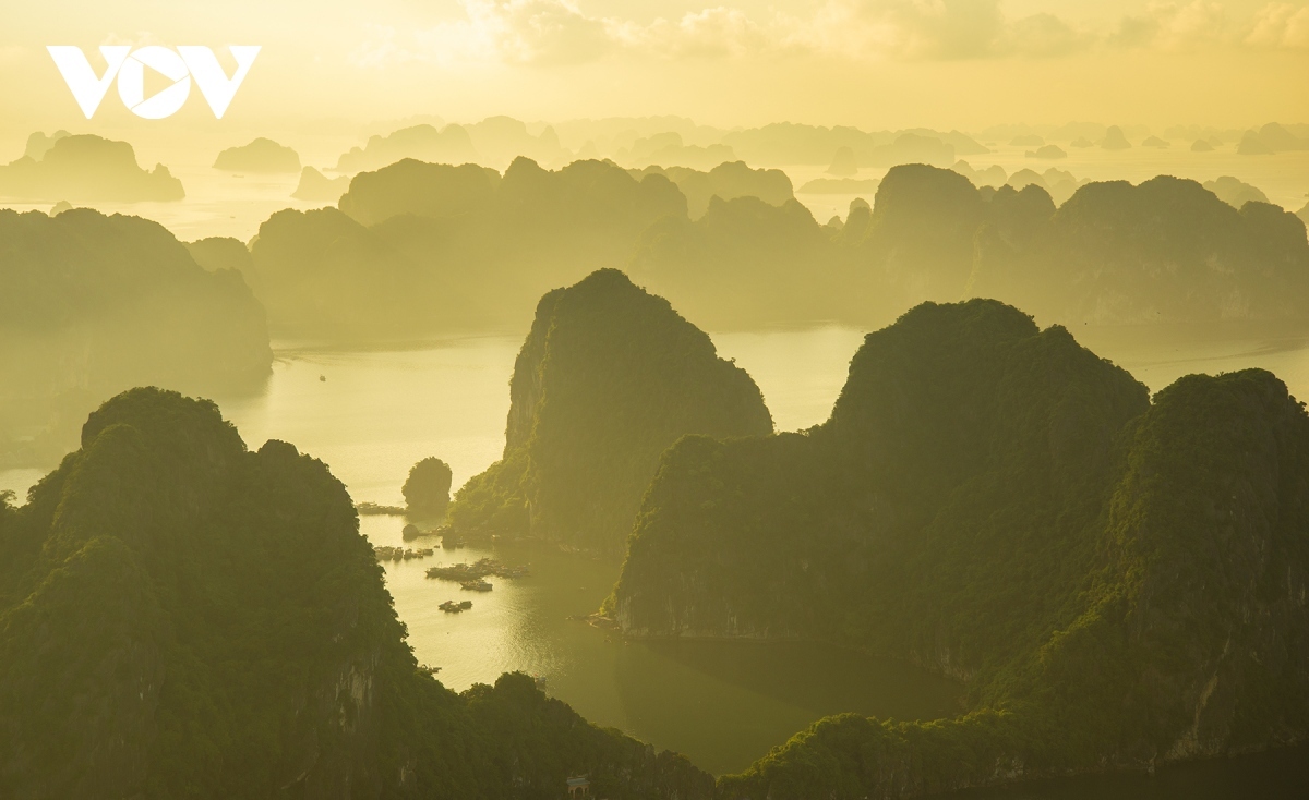 stunning beauty of ha long bay-cat ba archipelago- new world heritage site picture 4