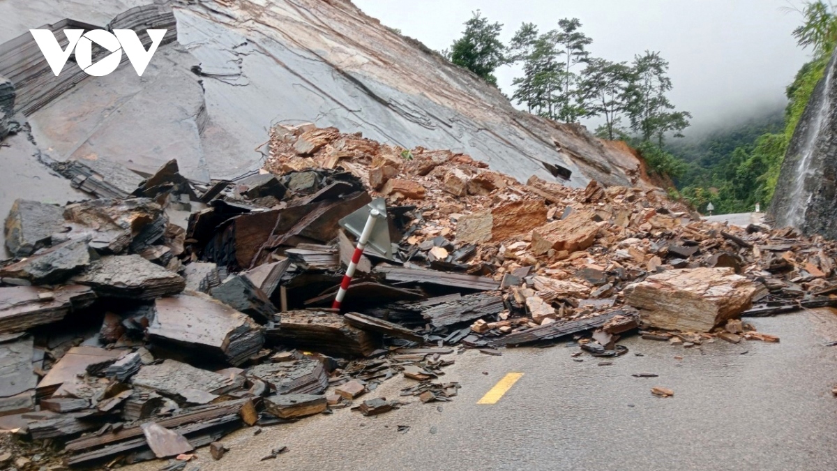 Heavy rain accompanied by strong winds has also caused landslides along several national highways, disrupting traffic for hours.