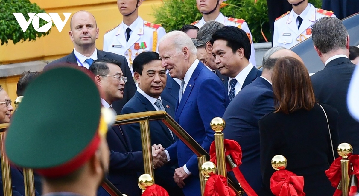 vietnamese party leader and us president hold high-level talks in hanoi picture 5