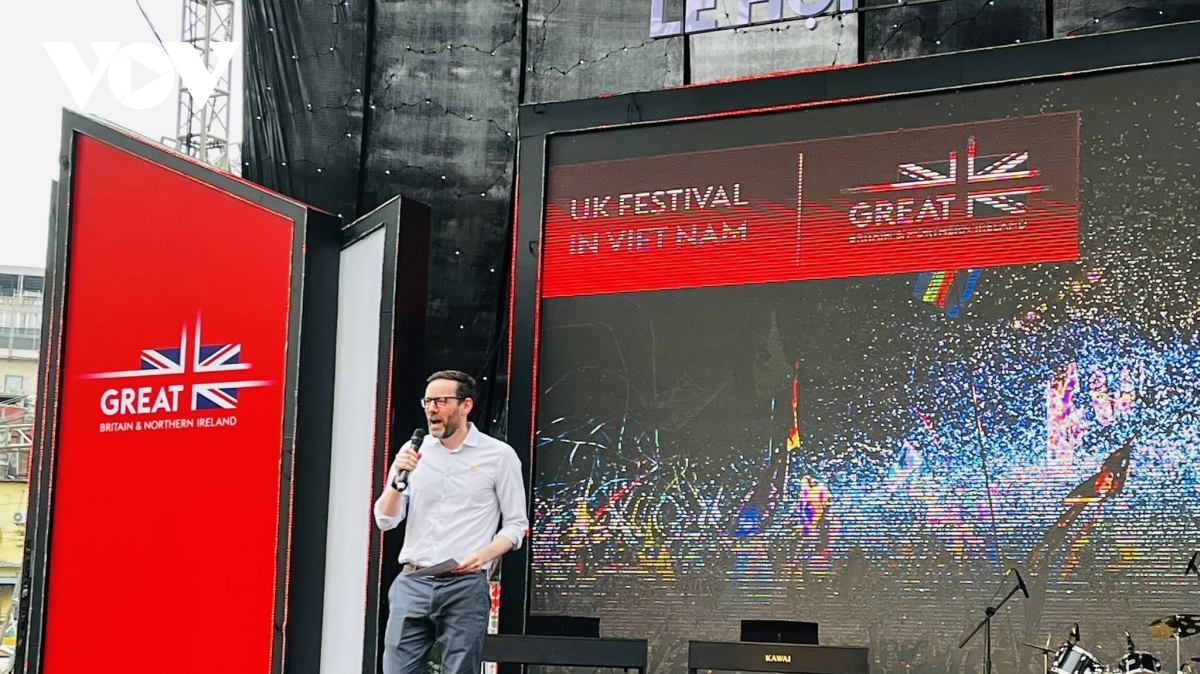 band 911 entertain spectators at uk festival 2023 in hanoi picture 6 band 911 entertain spectators at uk festival 2023 in hanoi picture 6