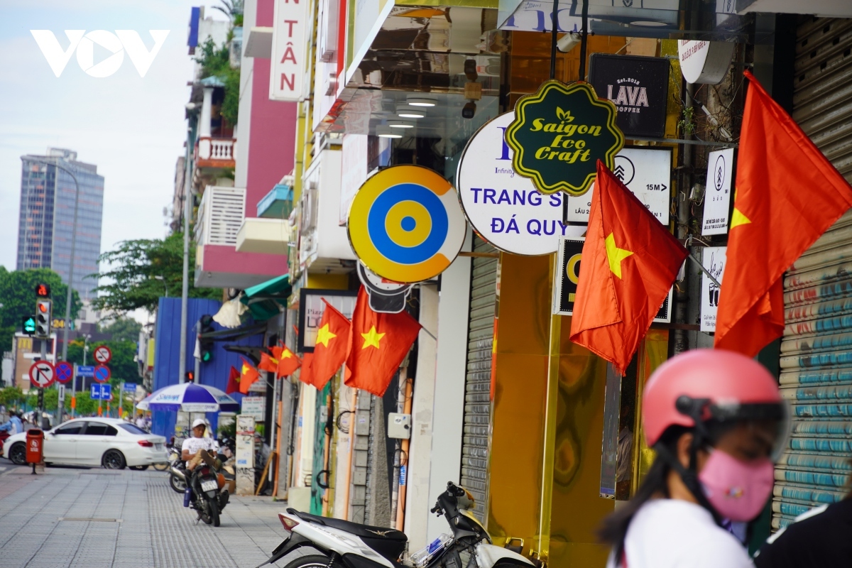streets of ho chi minh city brightly decorated ahead of national day picture 6