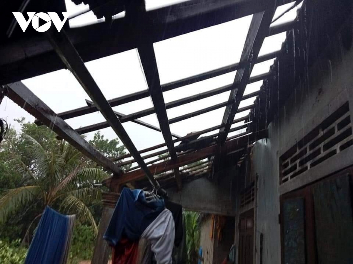 Strong winds have blown off roofs of houses in Quang Tri province.