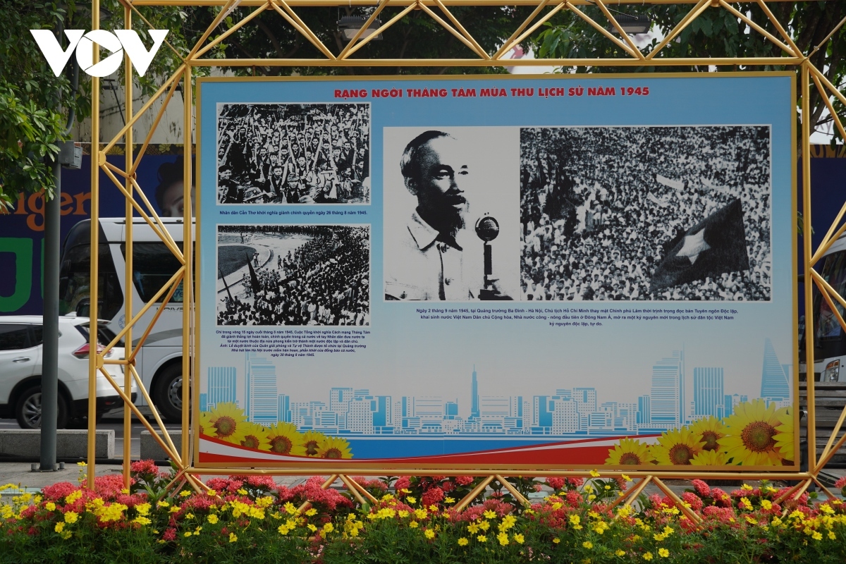 streets of ho chi minh city brightly decorated ahead of national day picture 9