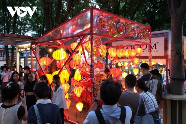 first vietnamese mid-autumn festival in japan opens picture 1