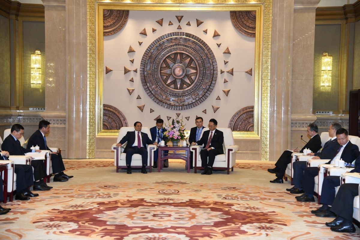 pm pham minh chinh hosts china s party secretary of guangxi picture 1