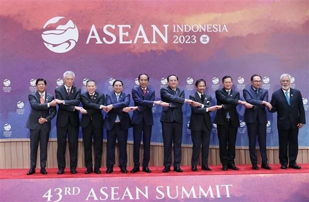 vietnamese pm attends retreat on global, regional issues picture 1