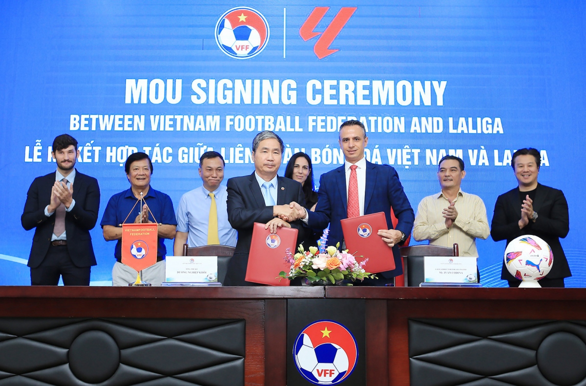 la liga helps vietnam develop professional football picture 1