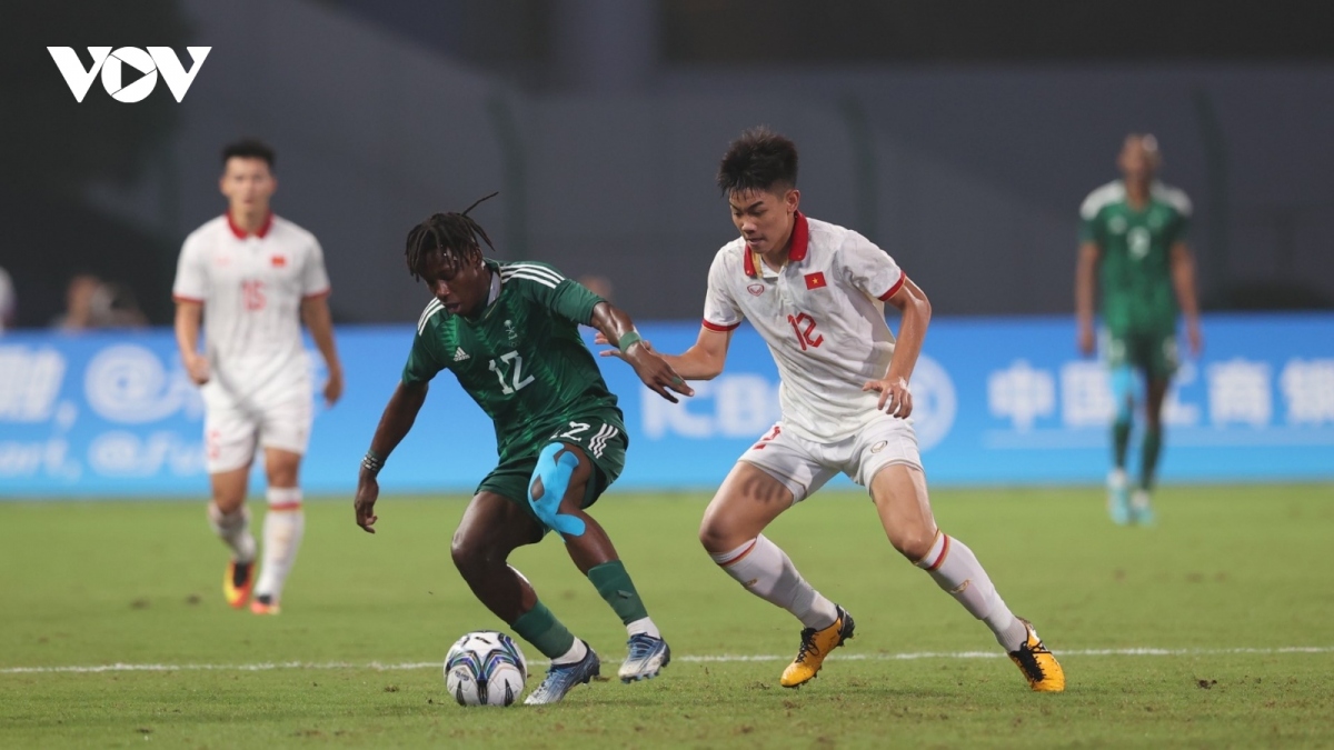 asiad 19 men s football vietnam lose to saudi arabia picture 1