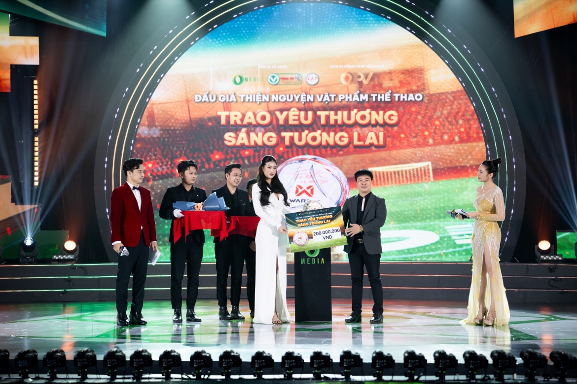 Dem gala tri an hao quang tro lai nghe thuat - the thao va tinh than nhan van hinh anh 2