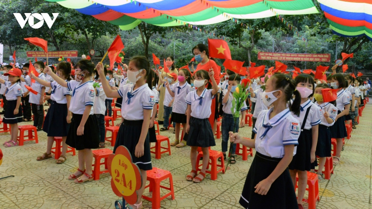 over 22 million vietnamese students embark on new academic year picture 1