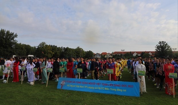 vietnamese community in germany holds football tournament picture 1 vietnamese community in germany holds football tournament picture 1