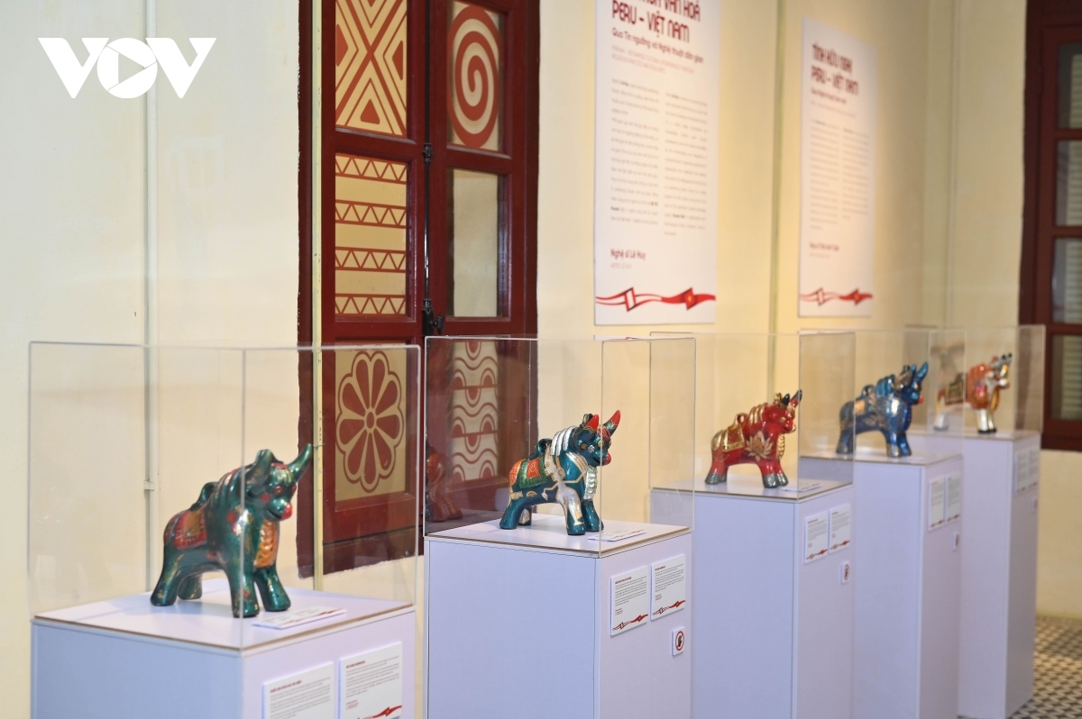 Peru’s bull art introduced at Hanoi exhibition