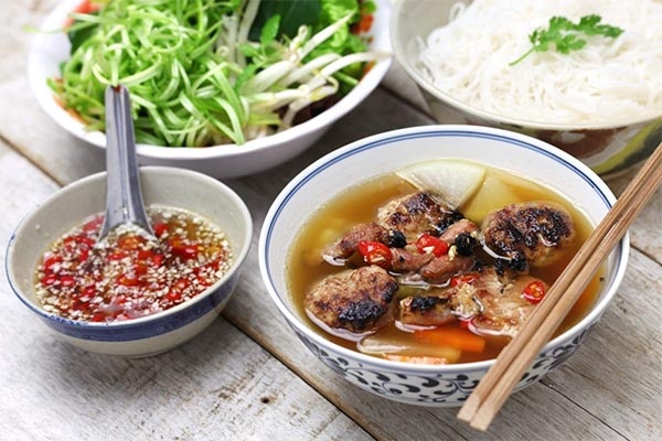 rough guides recommends top 9 must-try vietnamese dishes picture 4