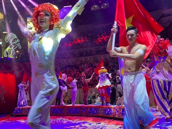 Vietnam wins silver at international circus festival in Russia