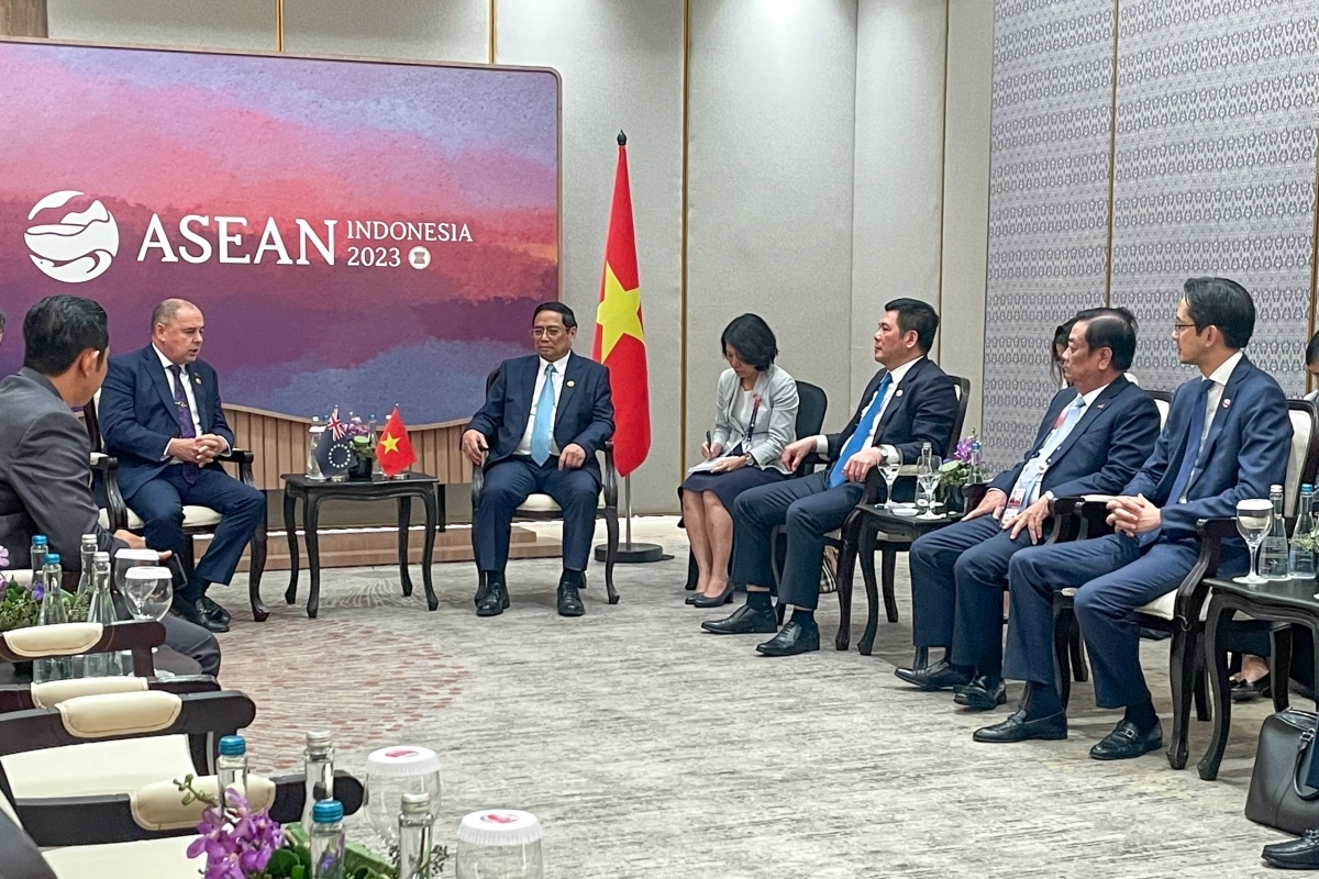 government leaders of vietnam, australia and cook islands meet in indonesia picture 2