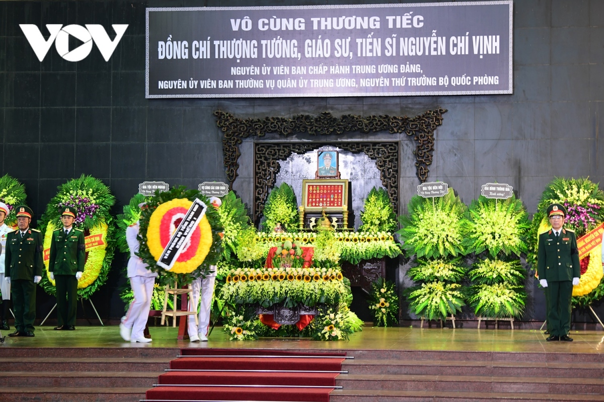 lãnh đạo Đảng, nhà nước viếng thượng tướng nguyễn chí vịnh hình ảnh 1 lanh dao Dang, nha nuoc vieng thuong tuong nguyen chi vinh hinh anh 1