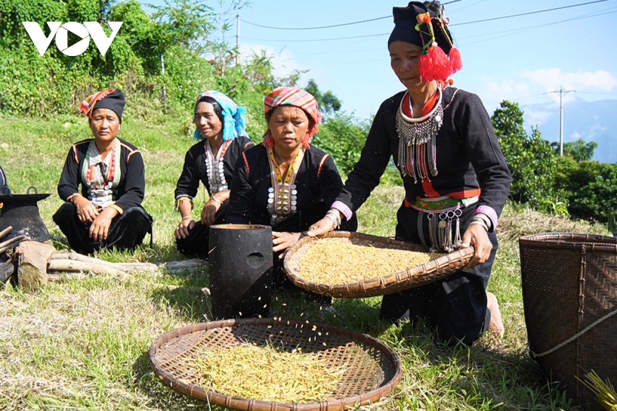 A food tray represents the Kho Mu ethnic culture and is an integral part of the important cultural occasion.