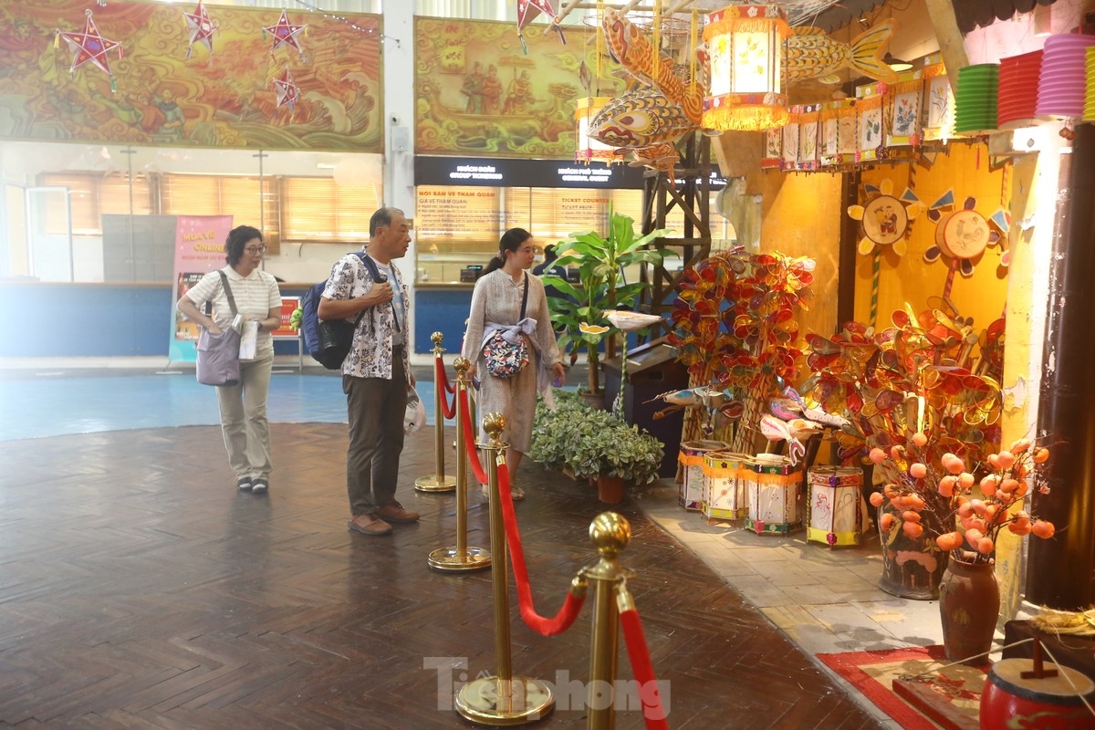 traditional mid-autumn festival re-enacted in the heart of hanoi picture 2