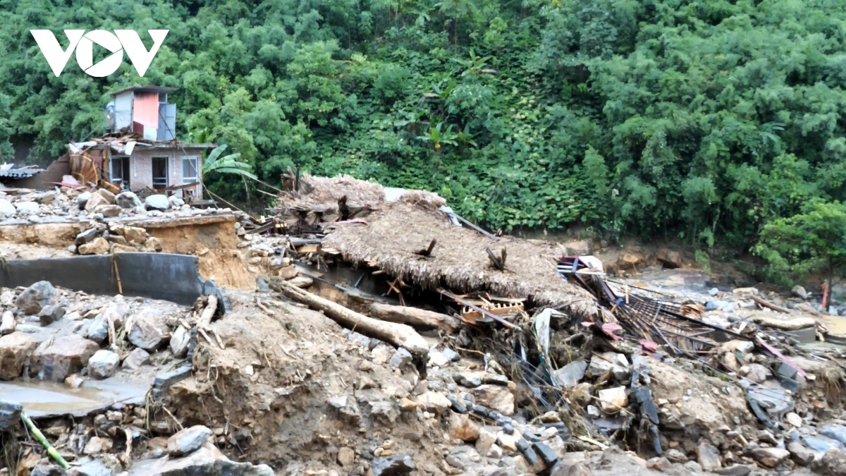 Many houses are destroyed as a result of the devastating floods.