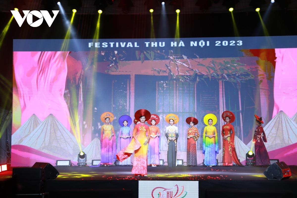 first-ever autumn festival opens in hanoi picture 3