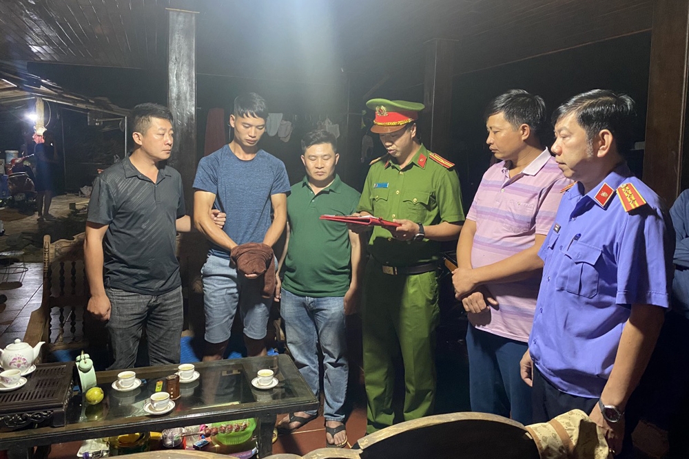 Công an Lai Châu bắt giữ đối tượng mua bán sừng tê giác