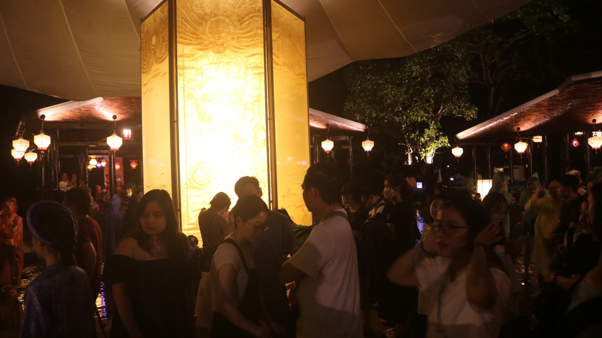 sac mau trung thu hoang cung co do hue hinh anh 5