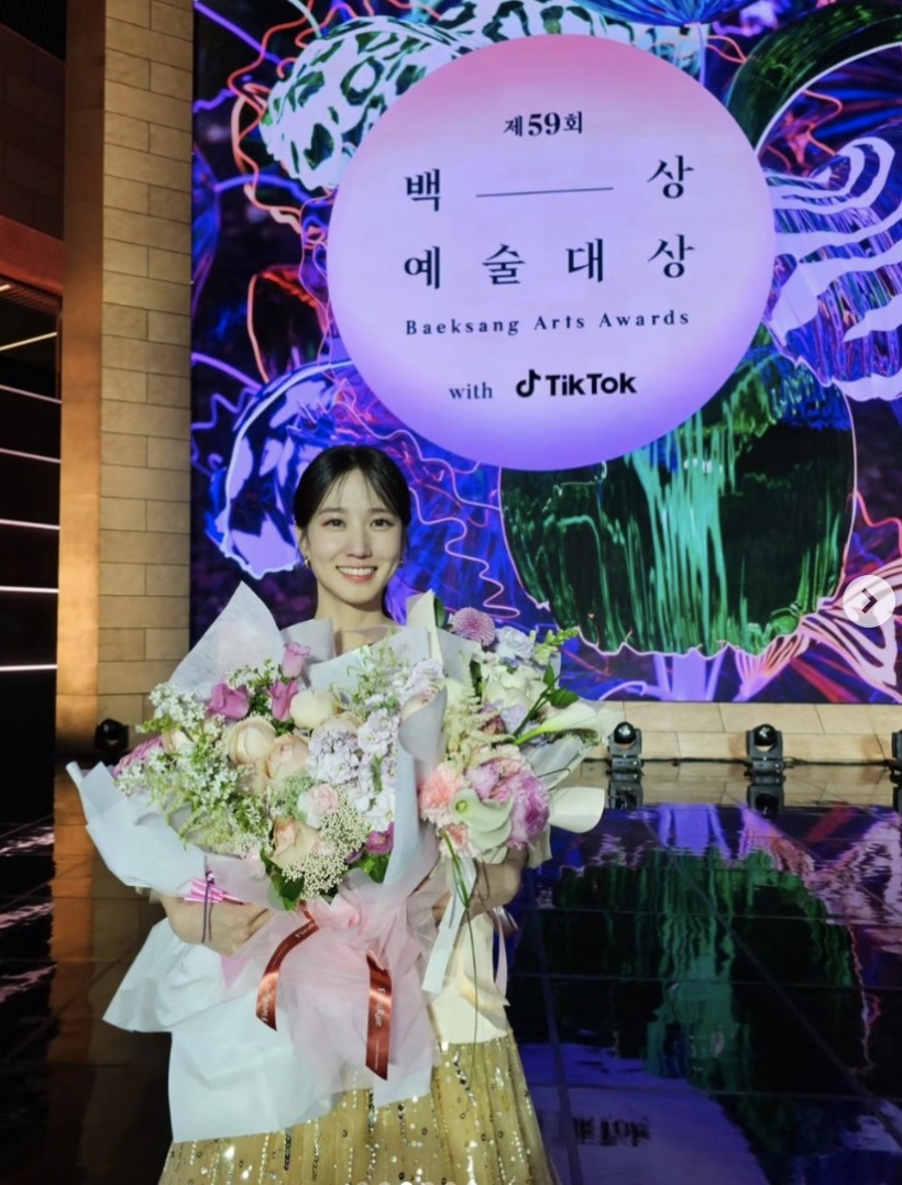 “Nữ luật sư kỳ lạ Woo Young Woo” của Park Eun Bin nhận được giải Emmy
