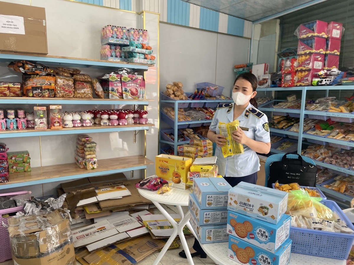 tăng cường kiểm tra đột xuất cơ sở sản xuất, kinh doanh bánh trung thu hình ảnh 2 tang cuong kiem tra dot xuat co so san xuat, kinh doanh banh trung thu hinh anh 2
