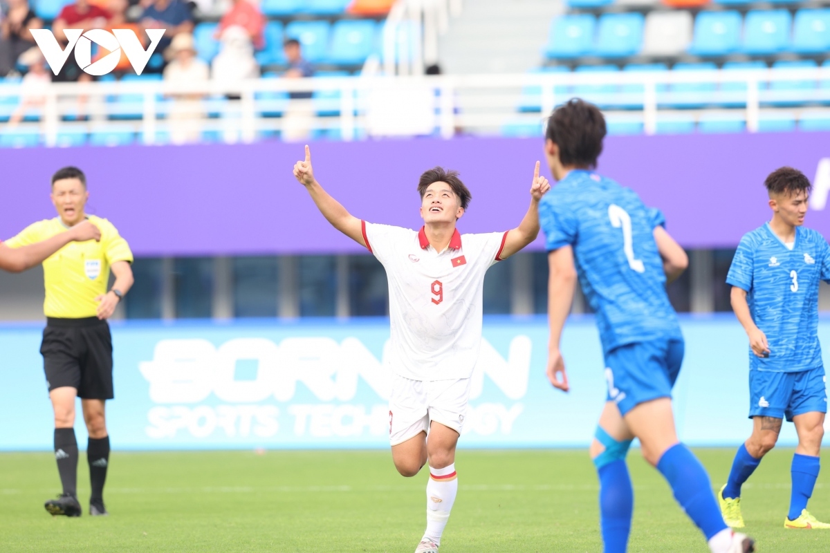olympic vietnam beat mongolia in opening asiad 19 match picture 1