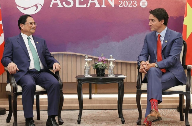 Thủ tướng Phạm Minh Chính gặp Thủ tướng Canada Justin Trudeau