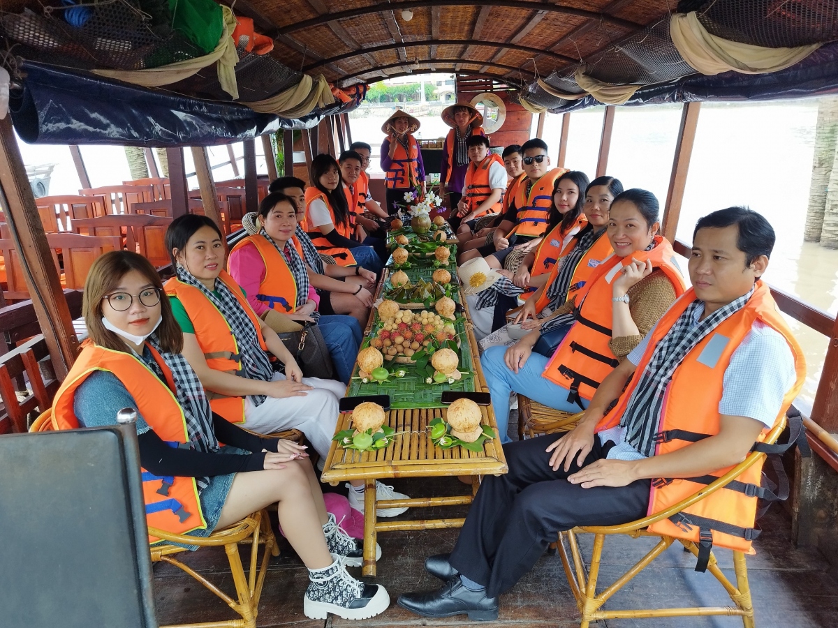 Dịp lễ 2/9, du khách đến Tiền Giang vẫn tăng gấp nhiều lần dù thời tiết bất lợi