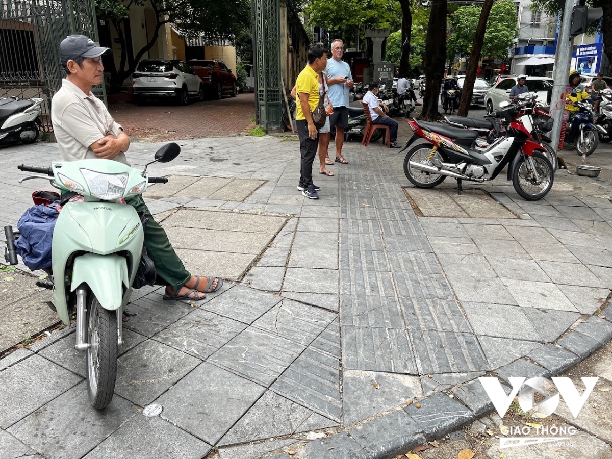 làn đường dành riêng cho người khiếm thị Đừng làm cho có hình ảnh 7 lan duong danh rieng cho nguoi khiem thi Dung lam cho co hinh anh 7